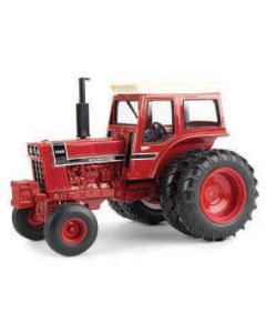 1/32 International 1466 2WD with duals & red cab